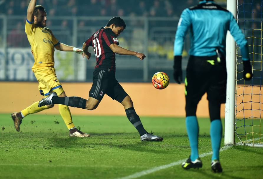 Carlos Bacca firma il sorpasso da due passi: Frosinone-Milan 1-2. Afp